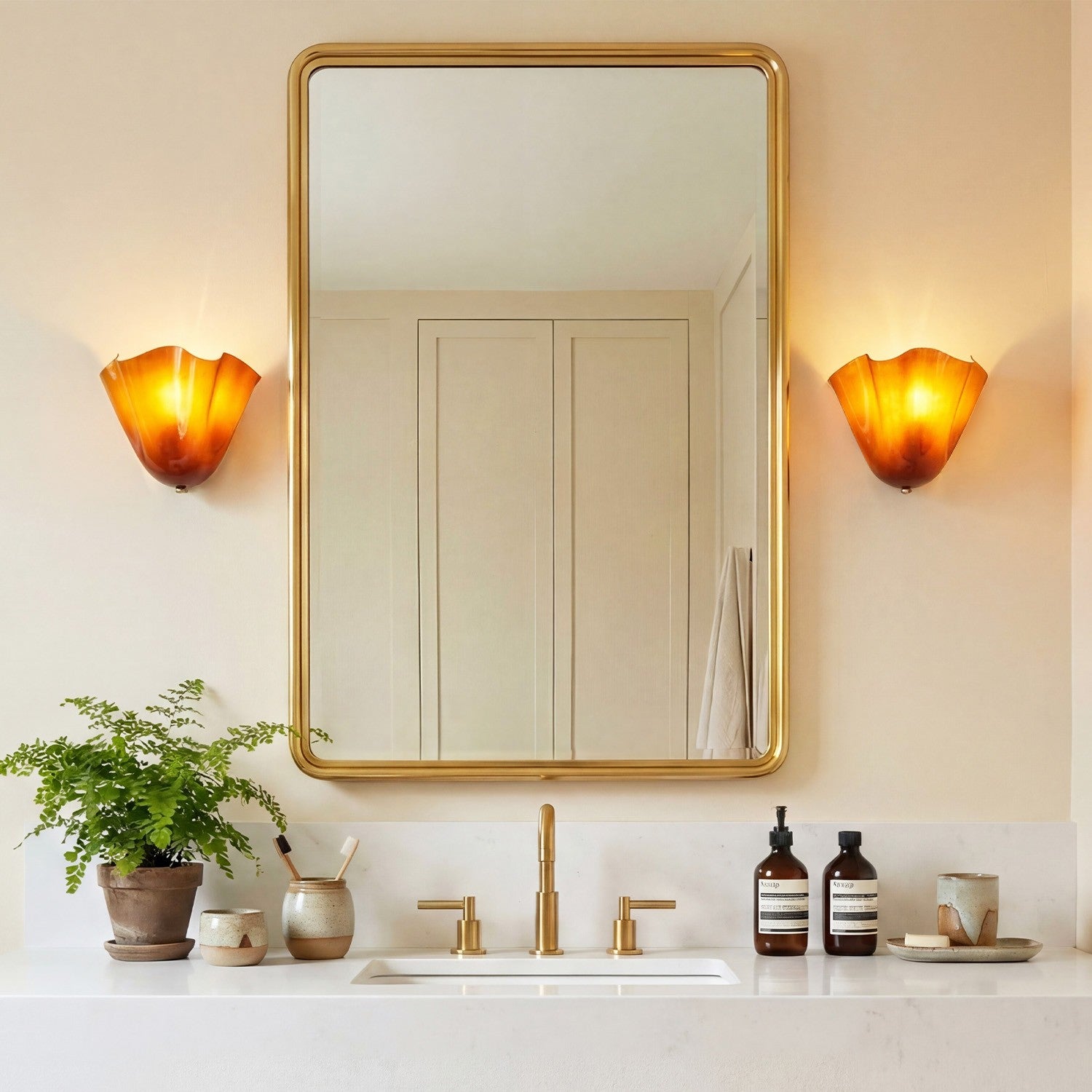 Kyrintha Mid-Century Skirt Shell Glass Fazzo Petalia Wall Sconce