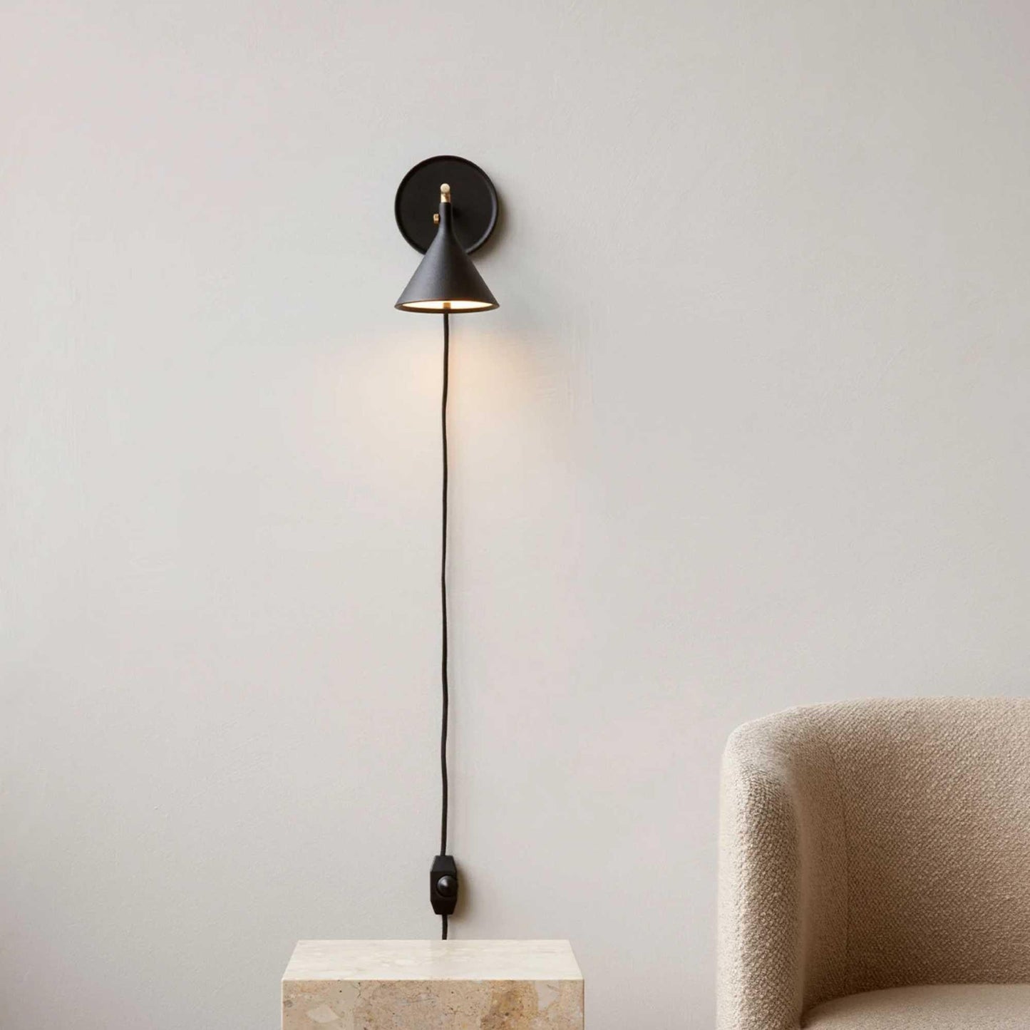 Anoushka ‎Minimalist Black Cast Wall Sconce