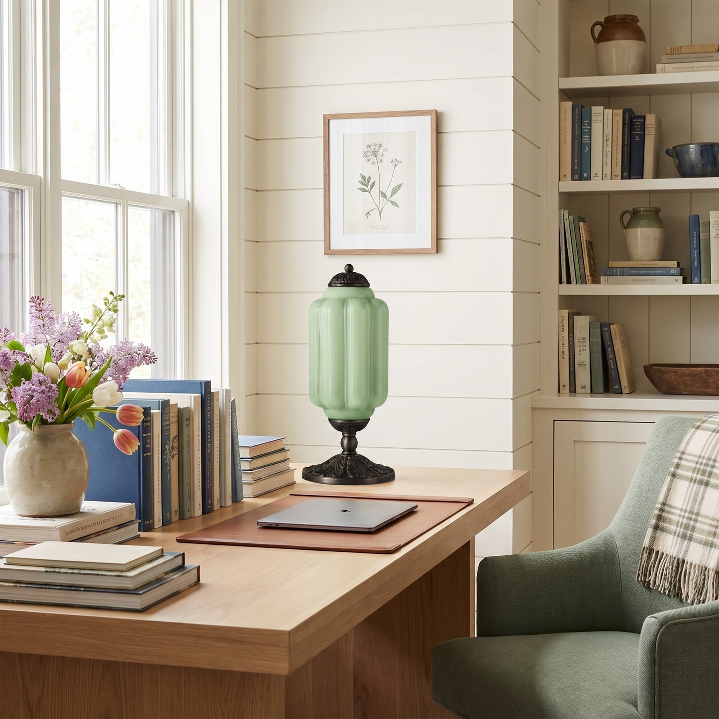 Nexos French Retro Cream Glass Textured Eloise Table Lamp