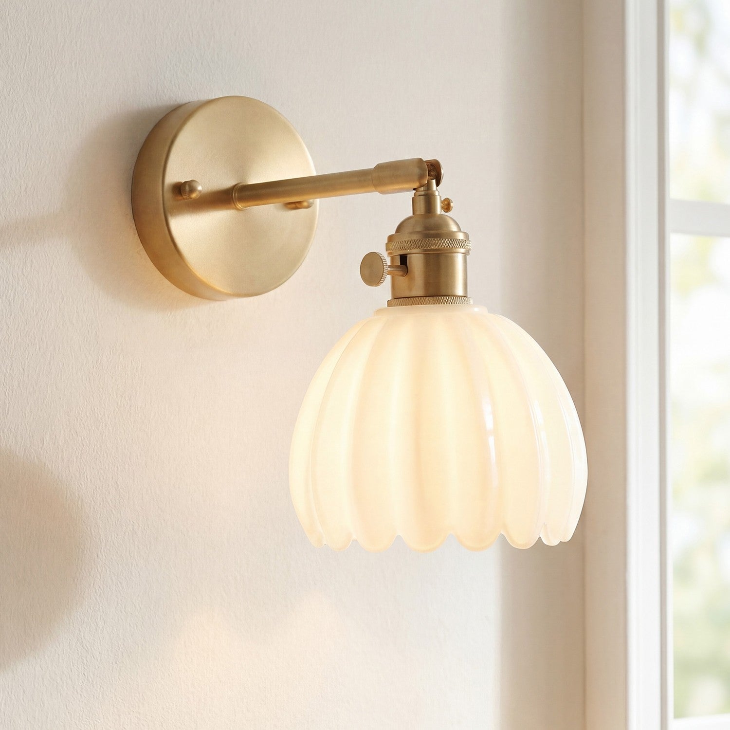 Elara Vintage Glass Tulip Sconce