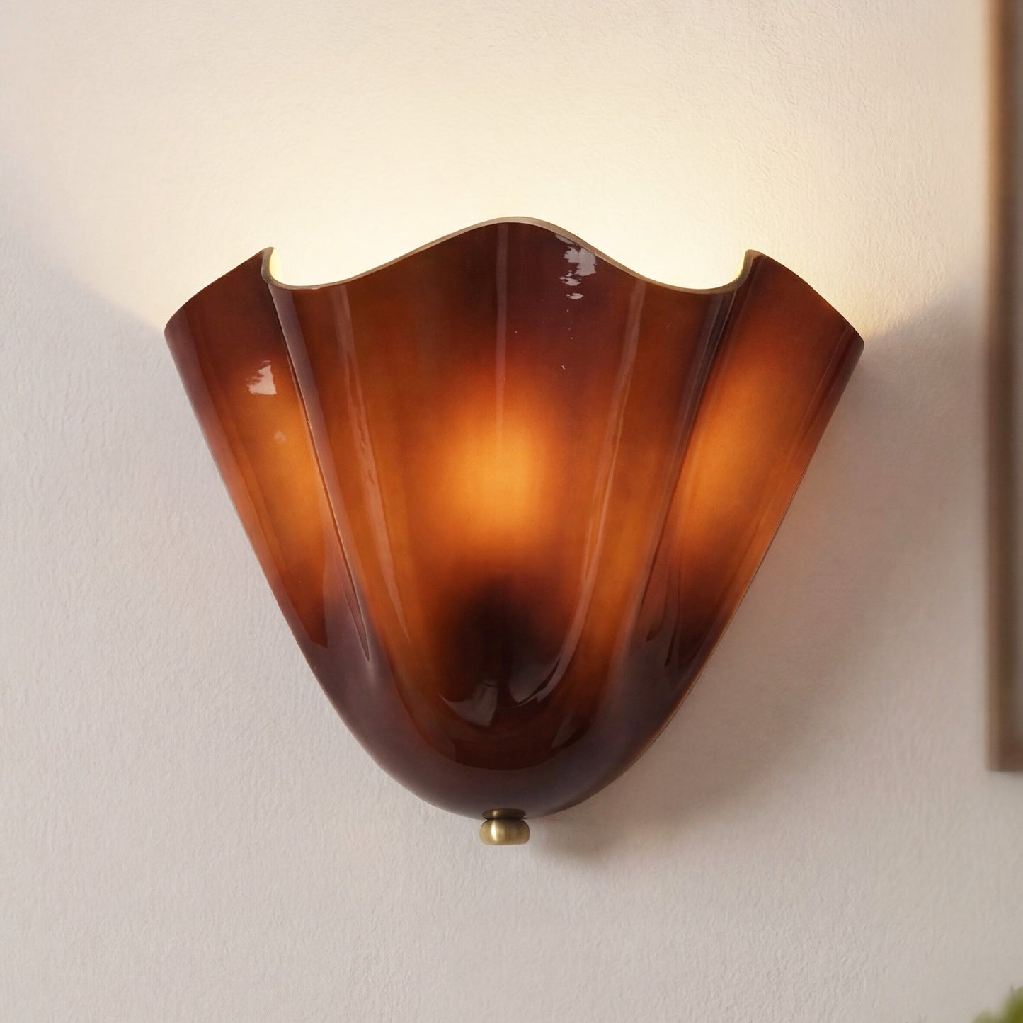 Kyrintha Mid-Century Skirt Shell Glass Fazzo Petalia Wall Sconce