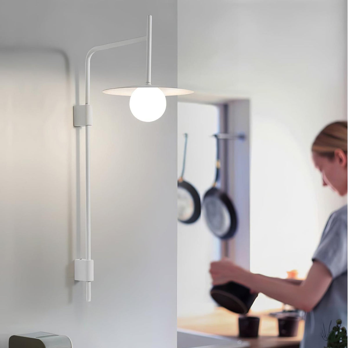 Pyris Scandinavian Minimalist Metal Swing Arm Wall Lamp