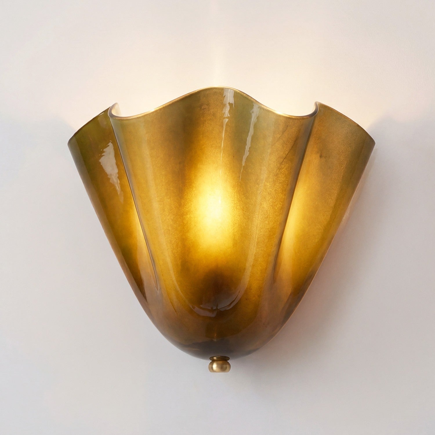 Kyrintha Mid-Century Skirt Shell Glass Fazzo Petalia Wall Sconce