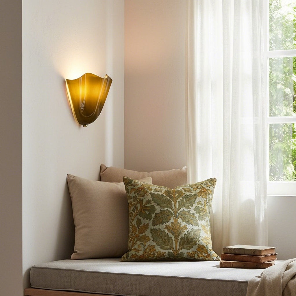Kyrintha Mid-Century Skirt Shell Glass Fazzo Petalia Wall Sconce