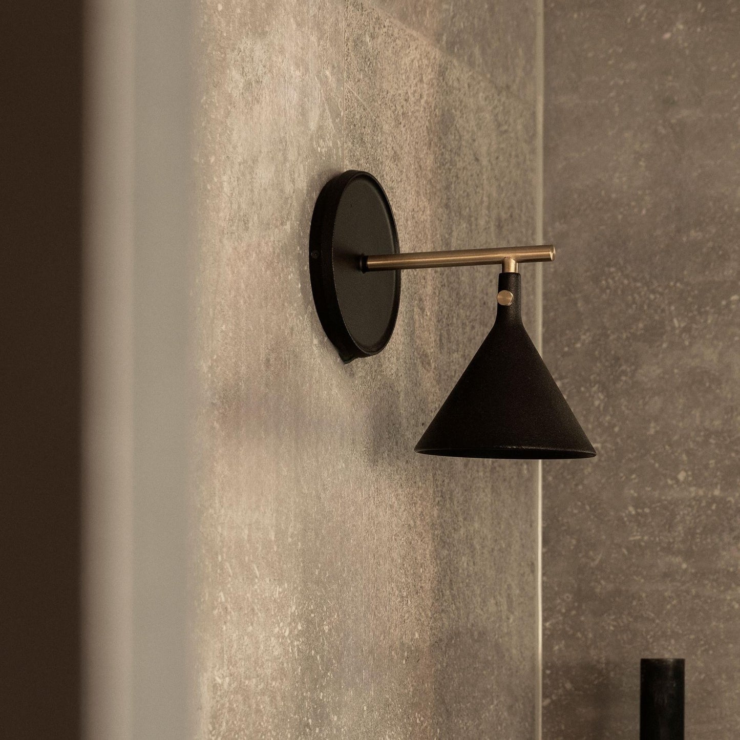 Anoushka ‎Minimalist Black Cast Wall Sconce