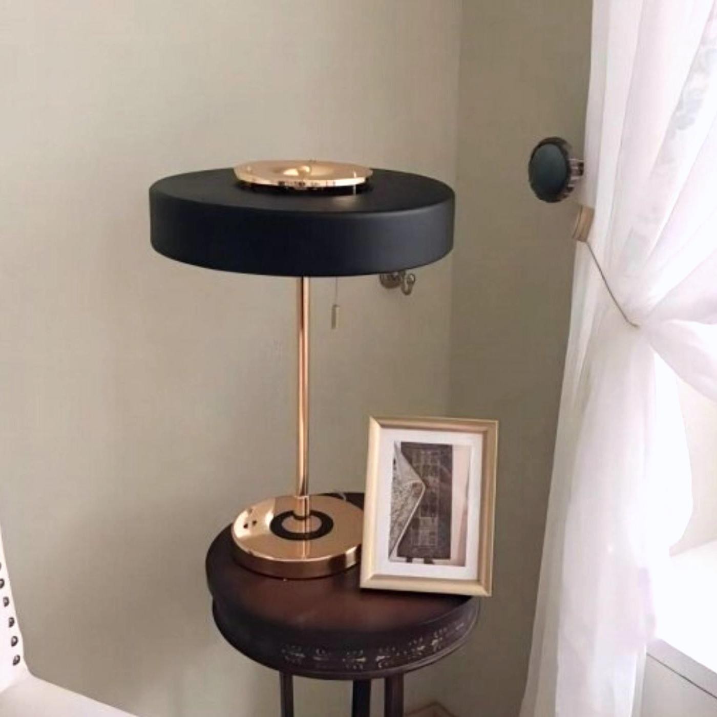 Roberto Nordic Revolve Table Lamp