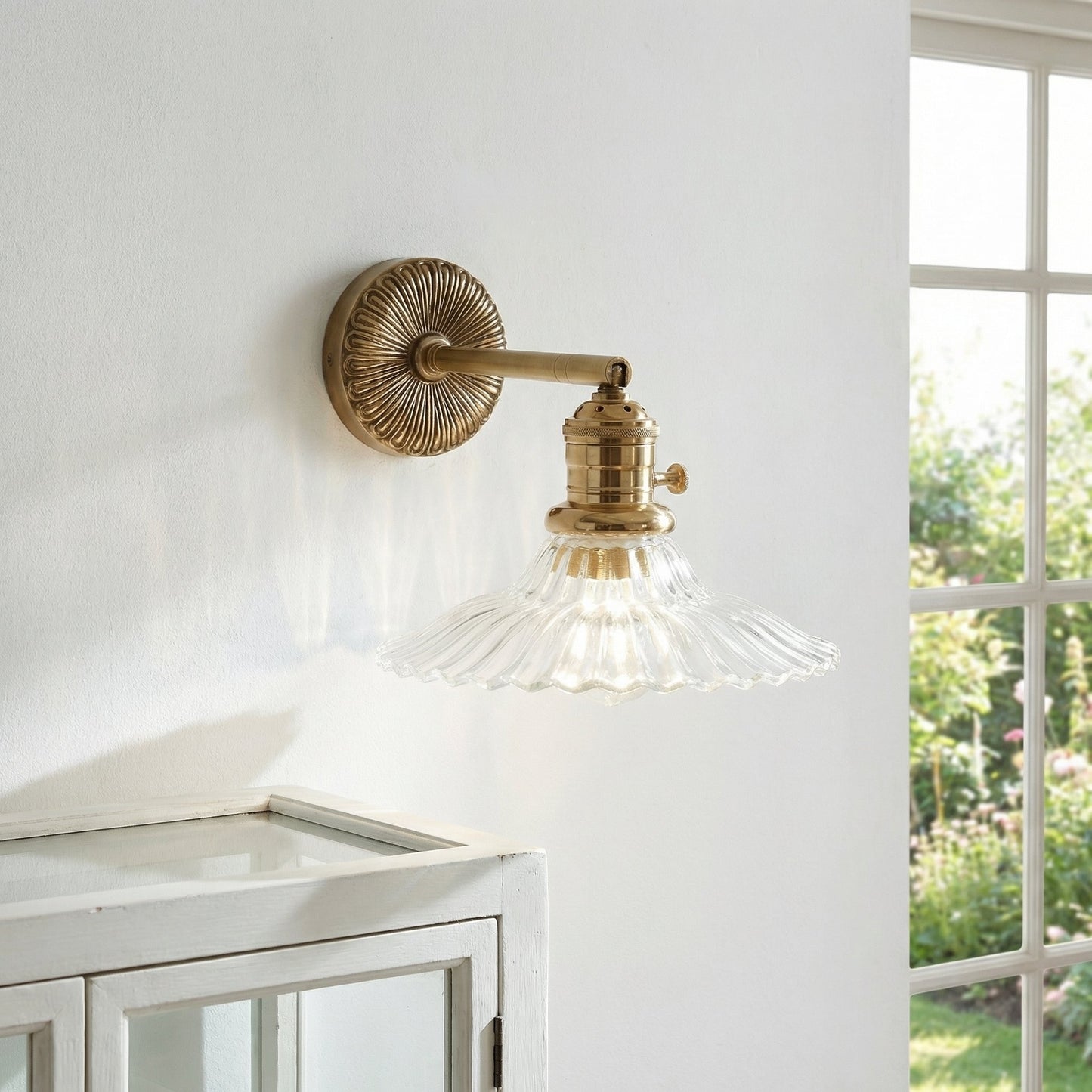 Dafne Vintage Brass Flower Glass Wall Sconce